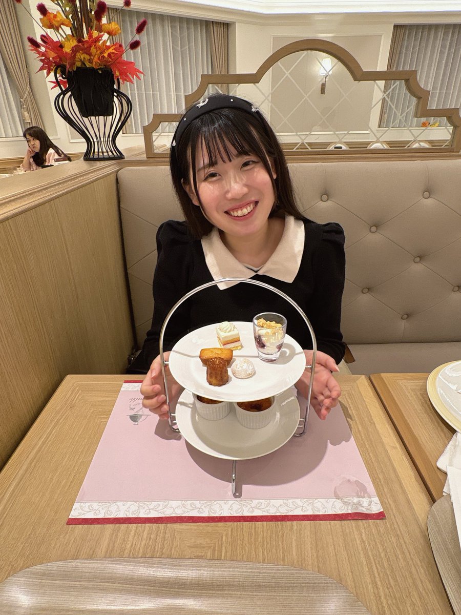 Yunavybe's tweet photo. こんにちは！
みんなは今日なにたべたー！？
投票待ってます🥺
セミファイナリスト絶対になりたいので応援よろしくお願い致します！

投票はこちらから⬇️
 https://t.co/VFDC2c1uUx https://t.co/ZbN2CQ2S5R