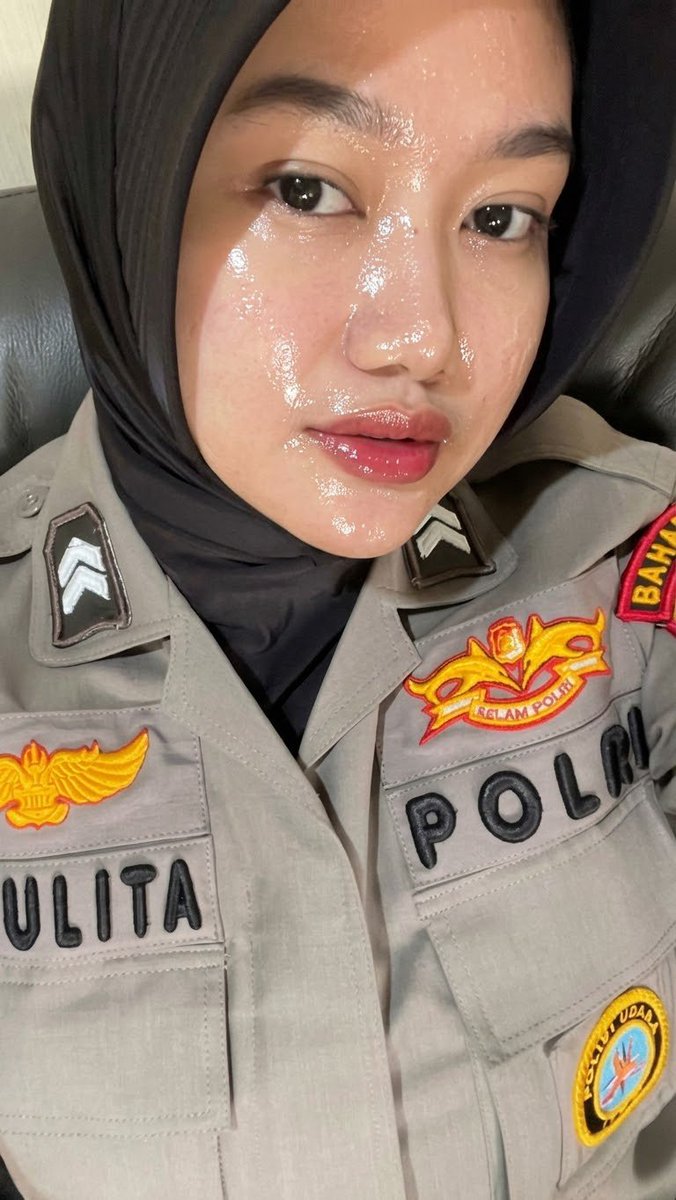 silvaXkiingTwo's tweet photo. Asupan siang Ketiaknya mbak polwan 

#ketiak
#armpit
#kilikili https://t.co/gjT2lds1oz