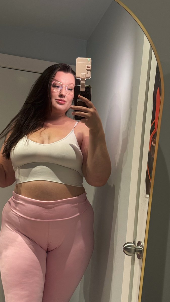 ToriAssins's tweet photo. Caught myself looking too good not to post 💘 https://t.co/Y6gGUyVVKz
