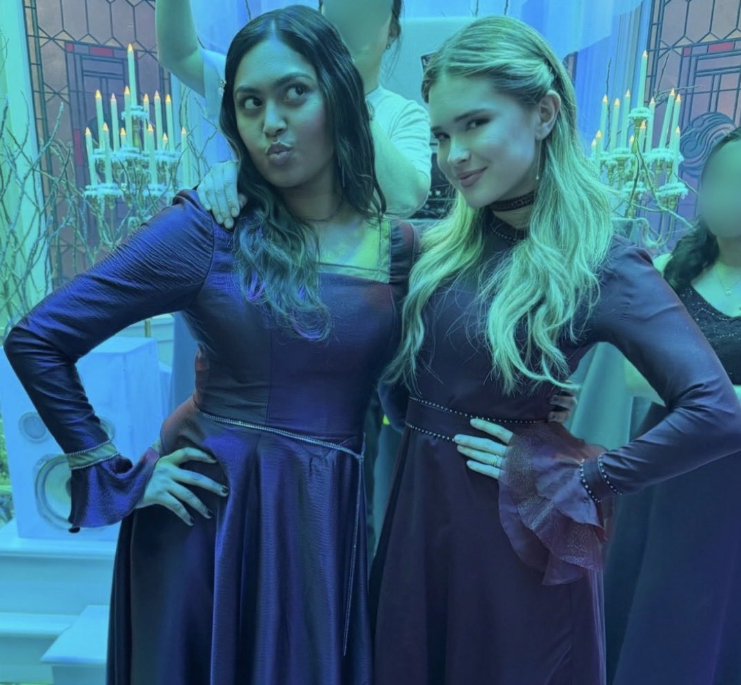 girlbossslayer's tweet photo. #hexedfangs is so #finsie
#covenacademy #legacies https://t.co/mFtXEUtNxU