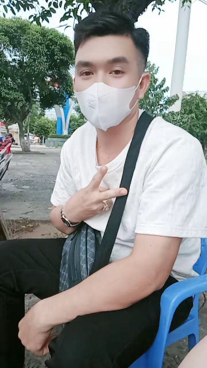 le_beo97186's tweet photo. Buồn quá có bạn bot nào ở Bắc tan Uyên ko. Chén nhau cái đi rồi ai về nhà nay được ko vậy.. Được thì ibox cho Mình nha🥰 https://t.co/2NOnsVRqL8