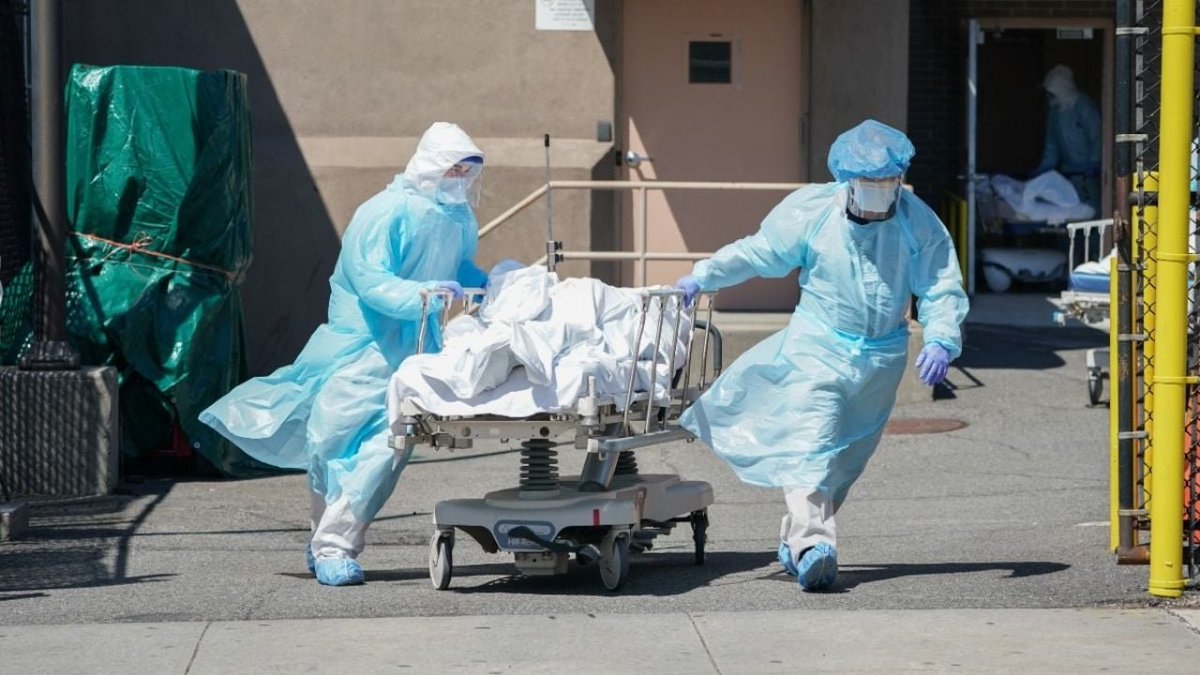 polymarketenesp's tweet photo. 🇷🇺 ‼️ | URGENTE — Reportan casos sospechosos de peste en la región rusa de Irkutsk.

Cerca de 200 personas permanecen bajo vigilancia médica. https://t.co/5N8HN8304C