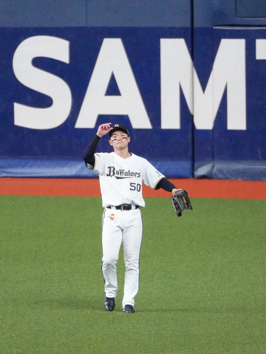 mhitc_2020's tweet photo. 社員有志が #オリックス・バファローズ #山中稜真 選手（元 #三菱重工East ・当社OB）の応援に京セラドーム大阪へ集結しました！
本拠地での今シーズン最終戦、スタンドでは応援歌を響かせ、山中選手へ熱い声援を送りました📣
来シーズンのさらなる飛躍を願い、これからも山中選手を熱く応援していきます⚾
#三菱重工交通・建設エンジニアリング  
#三菱重工スポーツチャレンジ
