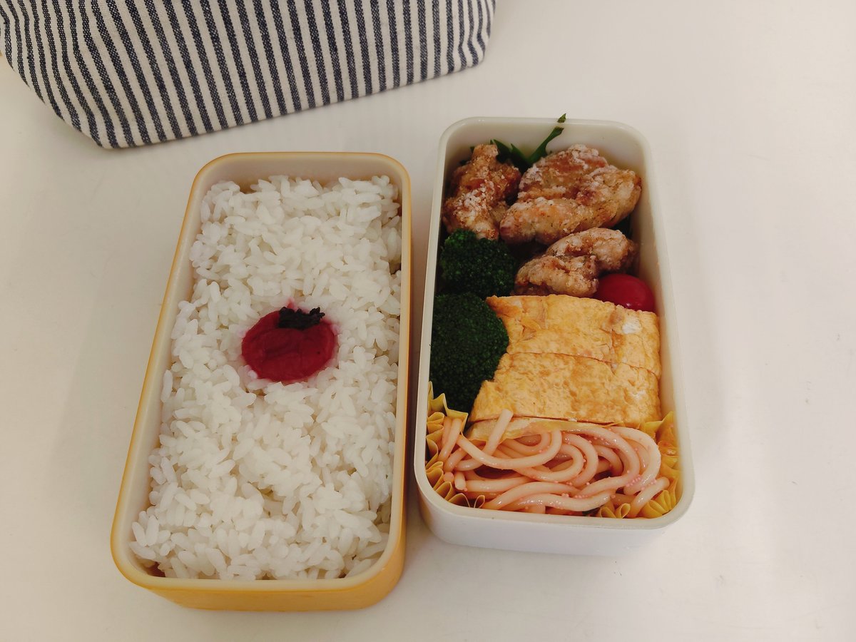 yuna_o12's tweet photo. 今日のお弁当は、私がリクエストした唐揚げとたらこパスタ〜✨ばか美味かった！兄よ！ご馳走様🙏次はきんぴらごぼうリクエストしよ🤤 #フォロバ１００ #お弁当 https://t.co/NSq1PdcfTH