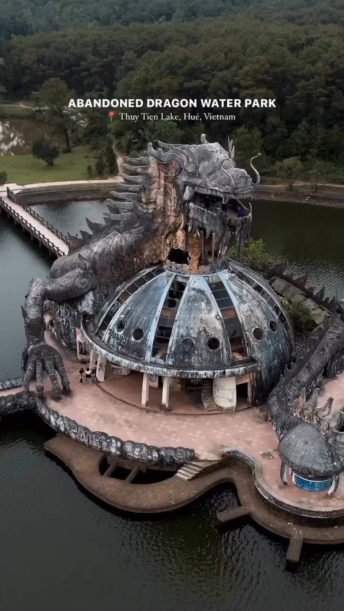 KMILAOie's tweet photo. Thuy Tien Lake, Hue: an abandoned waterpark built in 2004. Its eerie, mysterious atmosphere draws curious travelers, though access is guarded around the clock. https://t.co/OYqiI8cswR