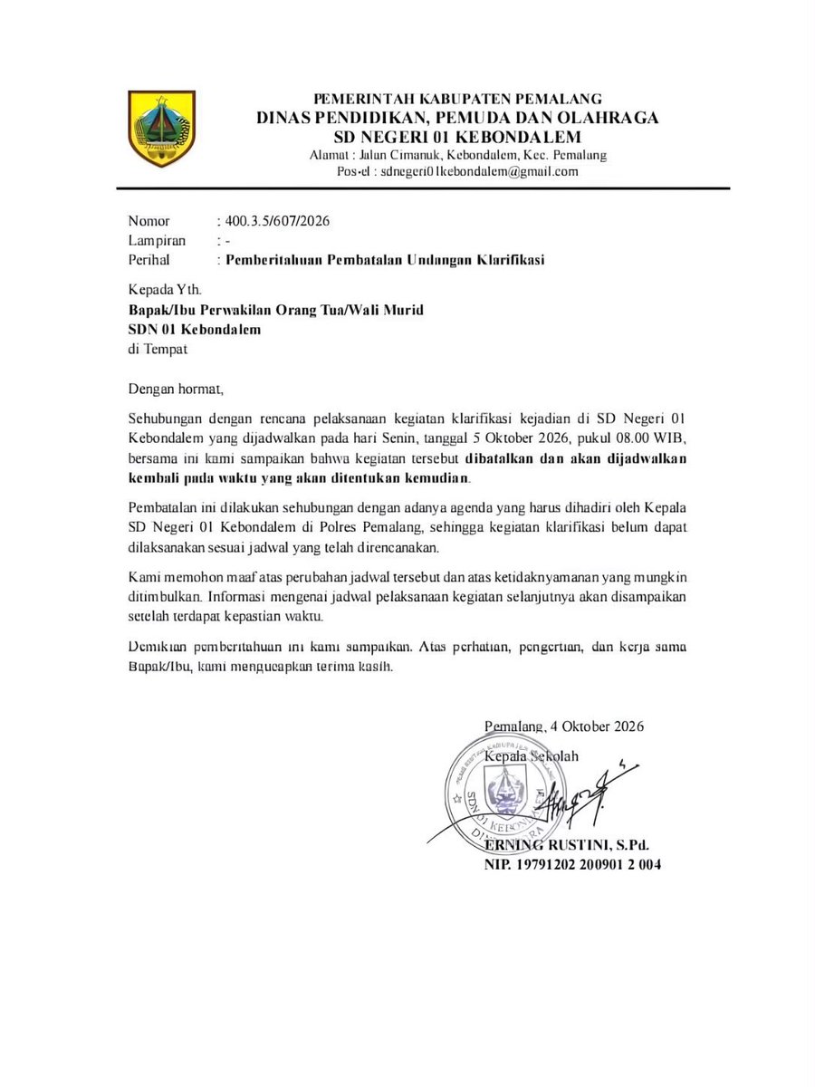 Jateng_Twit's tweet photo. KLARIFIKASI BATAL DIGELAR❗

Padahal wali murid udah siap menanti  Klarifikasi dari Kepala sekolah tempat Alm. Bersekolah.

Gmn netijen? Ini soal kasus bullying di Pemalang https://t.co/YaZuHsTRxb