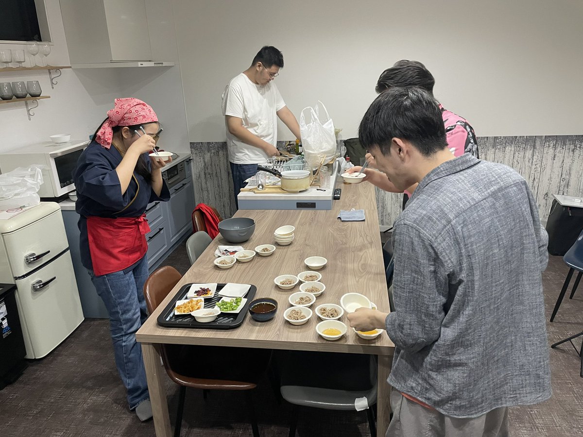irukaproject_'s tweet photo. 🐬撮影風景🐬

みんなで用意して、最後はみんなで食べました！ https://t.co/dOvyZg0aLU