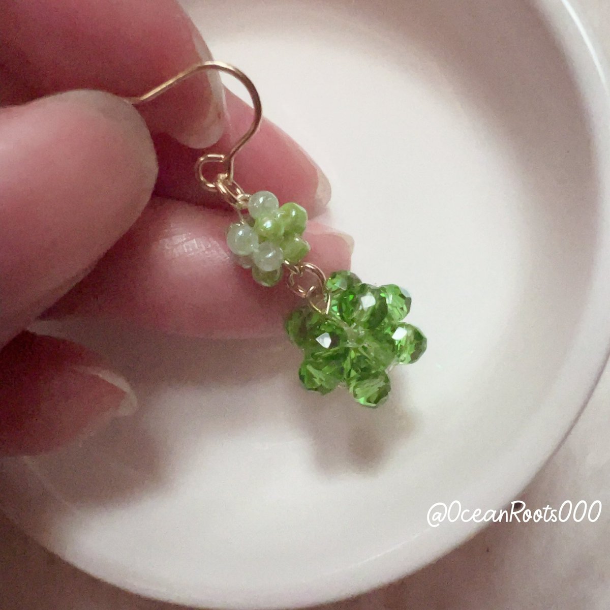OceanRoots000's tweet photo. 片方できた  #ハンドメイド  #まる  #緑  #シンプル  ぶどうみたい https://t.co/UaZDQbEGkK
