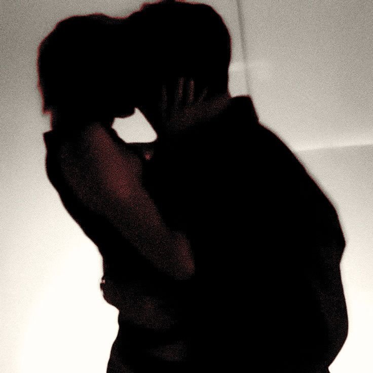 winterblue_s's tweet photo. ⠀

⠀⠀300 nights since I kissed you for the first time.
        and 300 nights since our romance started.

⠀ https://t.co/GL8KRSP43t