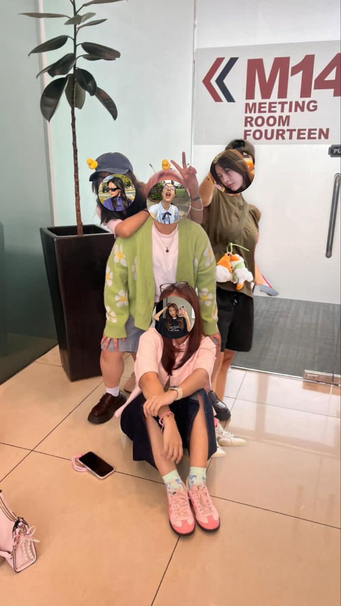 simp4miw's tweet photo. they don’t know we’re the alleged milklove tagalog ao3 smut fic authors CHAROT

w/ my ppg + ½  bros 😍🫶🏻 ate sun, ate ink &amp; (insert ate dream @decaftogo) 🤭🥹

#GirlRulesFMManila https://t.co/kTG4jodr69