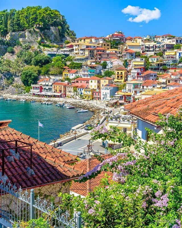 earthviewss1's tweet photo. Parga, Greece🇬🇷 https://t.co/Iix25nJR9H