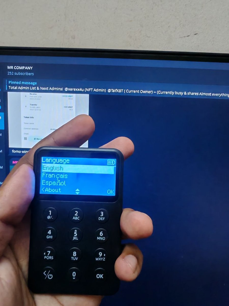 Izero_313's tweet photo. @SafePal Hardware wallet is my first ever hardware wallet that I own, I really 👀 wouldn’t mind if I won a Multi Case Wallet from this giveaway! 

@Xerexx4 @Xebec_wou check this out! https://t.co/Eq2z4YQpMu