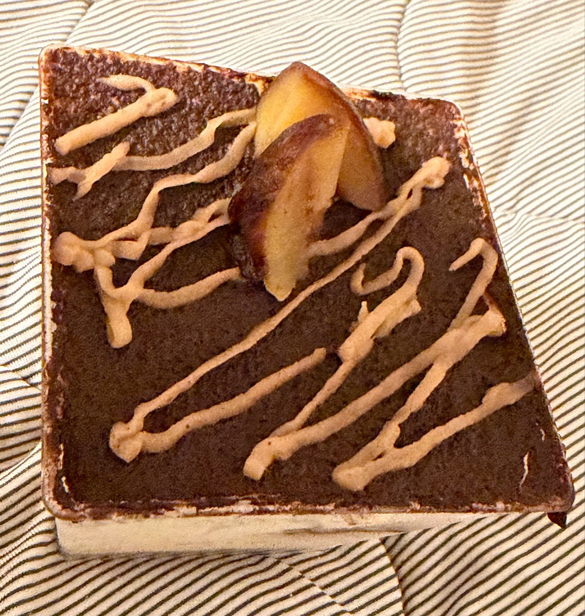 1203v1025x0214's tweet photo. 美味しいご飯(お鍋ごと)もらったり、
スイーツもらったり、周りに本当に感謝だね https://t.co/ANQt26Oq6G