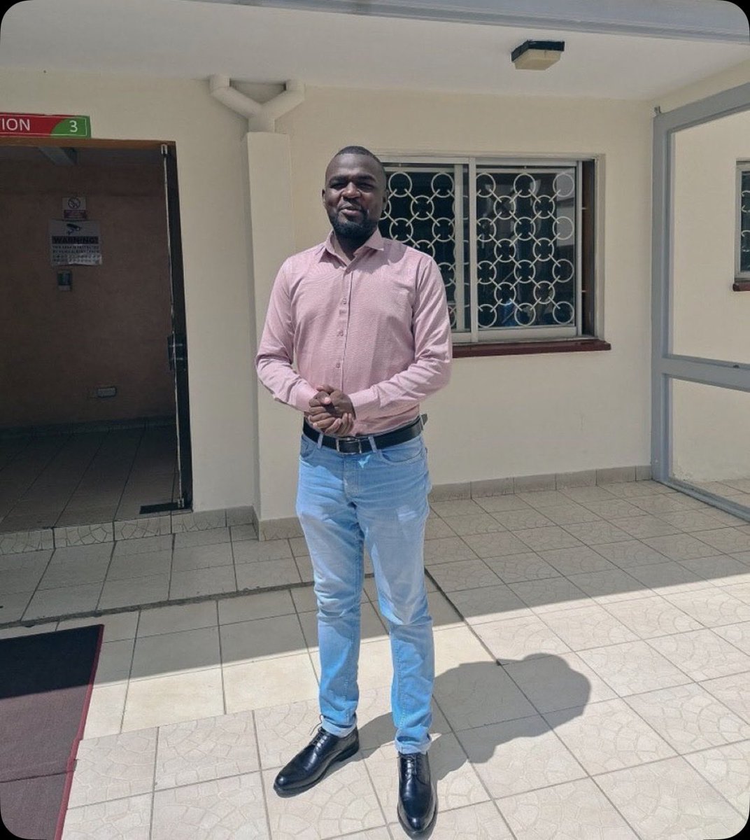 wayne_nyanduko's tweet photo. Week 7/9.
Teacher on Duty. https://t.co/kvkS4fIQlS