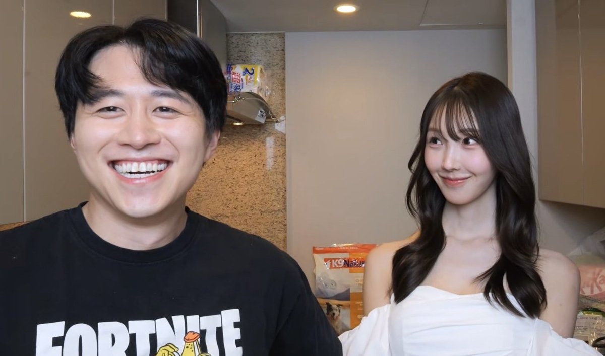 fuyuyasumiminai's tweet photo. ヒカル → バツイチ子持ち元キャバ嬢
カノックスター → 元ラウンジ嬢 
はじめしゃちょー → 元コンカフェ嬢

YouTuber、元夜職売女に喰われすぎてるだろwww
しかもみんな金目当て臭すごい https://t.co/9YC7yrMnDa