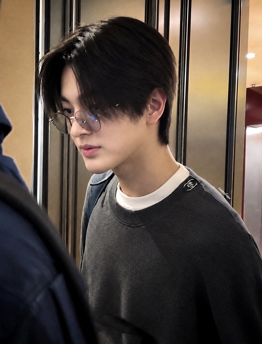 eomseanshineee's tweet photo. 𝘌𝘰𝘮♡                                            𝘈𝘩𝘯♡ https://t.co/4YN6qLm3kK