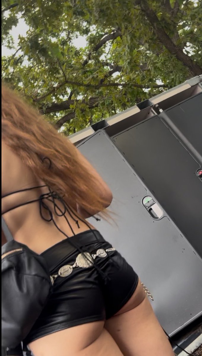 Gokrqud's tweet photo. ACL WEEKEND 1 PAWG #atx #acl #candids #creepshot #candid #oc #latina #pawg https://t.co/gQeMwKHRR4