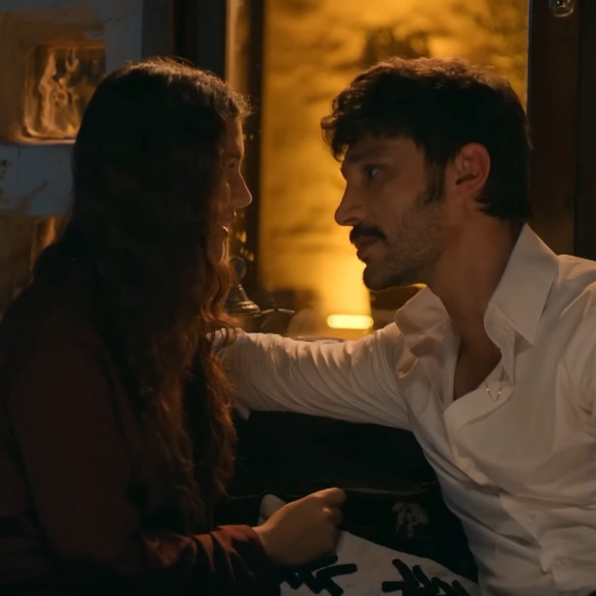 _LightToMyDark's tweet photo. "There's nothing but me in her past"
The arrogance of this man, bruh 😭🔥
He knows and LOVES the fact that Yıldız only ever loved him #Yılser https://t.co/2zxI59xxVc