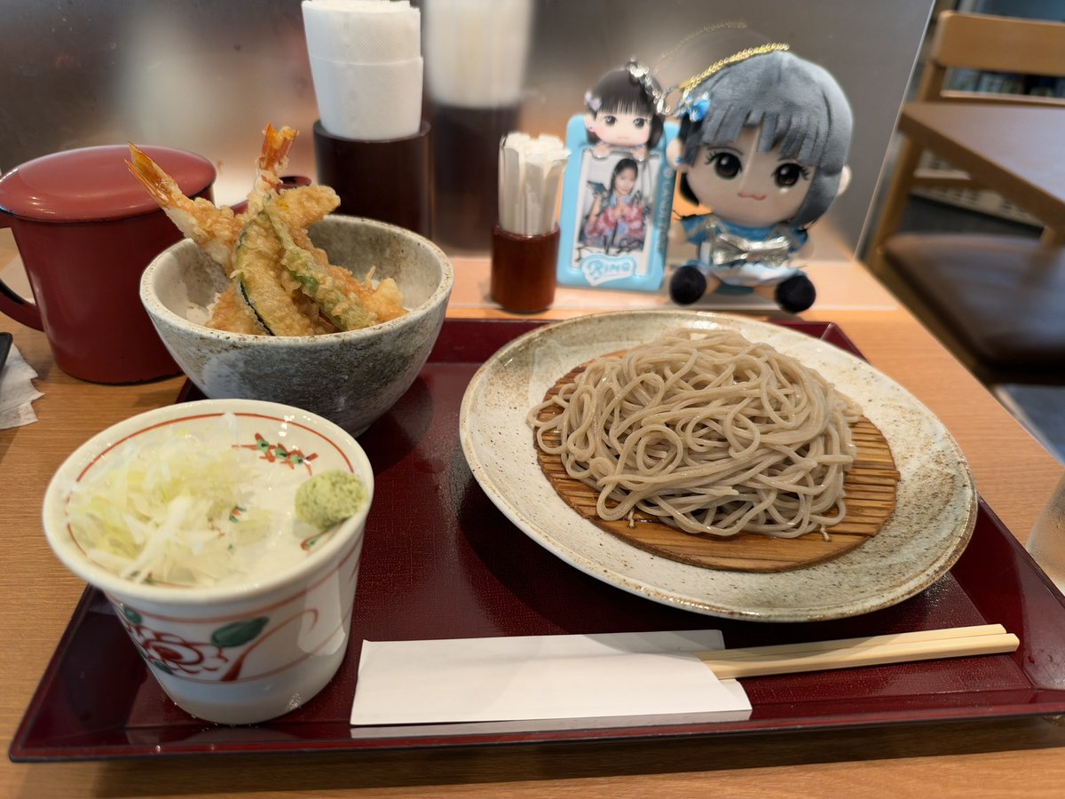 kawa_lapo's tweet photo. あー。羽田に着いちゃったけど、
家に帰るのめんどい。
ということで、また食べます😅
また引っ張り出してごめんね
全然最後じゃなかった🤣
#福山梨乃 https://t.co/336o0rUdRo