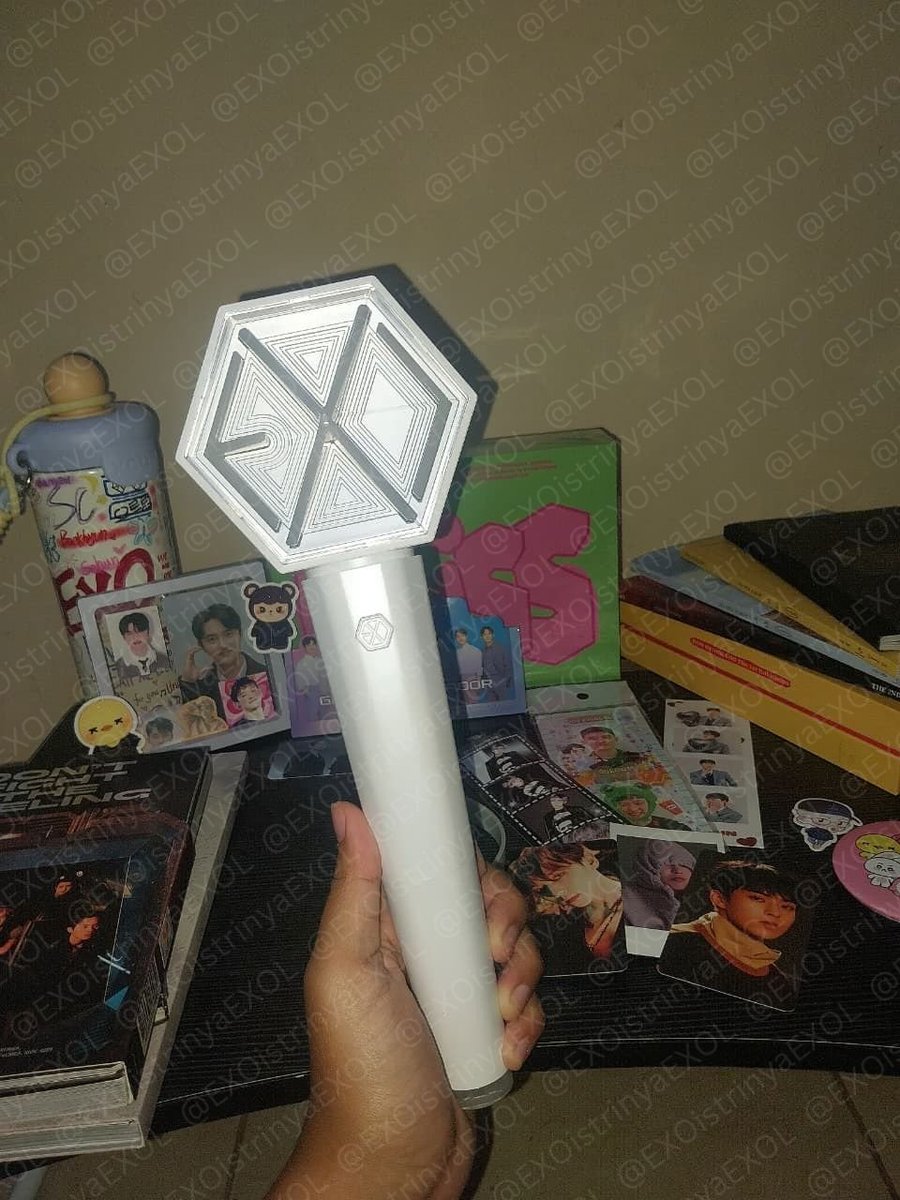 EXOistrinyaEXOL's tweet photo. OPEN RENT LIGHTSTICK EXO VER 3 FOR DAY OFF
DAY 1 ✅✅
DAY 2 ✅✅
💰: 150k (bisa nego)
Incl Batre 3 unit
#WTR #LIGHTSTICK #ERIBONG #DAYOFF #RENT https://t.co/L3RMB1rGR5