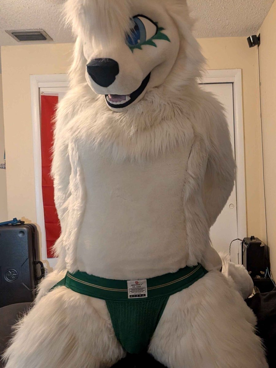Yimity_'s tweet photo. Awrf! I figure I should post something considering it's jocktober https://t.co/2UV90okSdb
