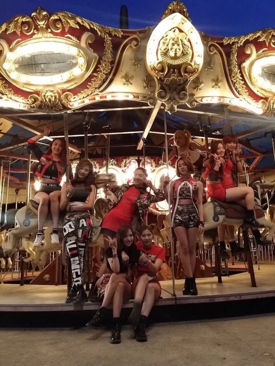 OT_9WICE's tweet photo. OT9 TWICE FOREVER 🥹

2015                                                                  2026 https://t.co/N0JKF7Pv9M