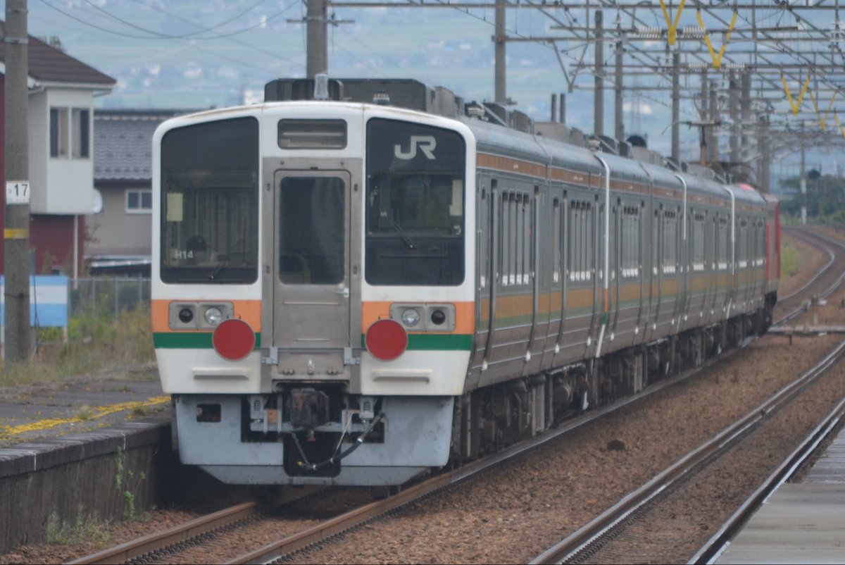 koshi_railways's tweet photo. 213系が富山へやってきました🚃
天気が微妙だったので撮りやすいところでサクッと📷
(トリミングあり) https://t.co/4w8YC54JaL