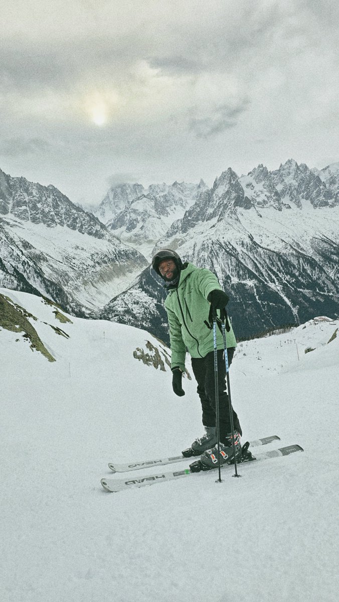 dexterization's tweet photo. I just noticed the building heating is on, which means ski season is loading.. 👋⛷️. I was skiing in the Alps early this year and it was amaZing wetata. https://t.co/Udmnv9OLzK