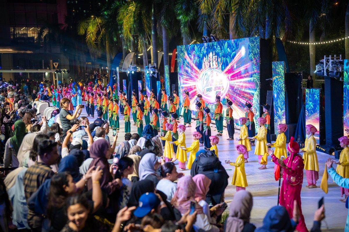 gayatravel's tweet photo. Citrawarna Speed Festival 2026 brought together 1,500 dancers and cultural performers for the Colours of Parade at IOI City Mall Putrajaya.

#Citrawarna2026 #TourismMalaysia #VisitMalaysia2026

Read more: https://t.co/GdBvxR0a3v https://t.co/4plbcJF6Mp