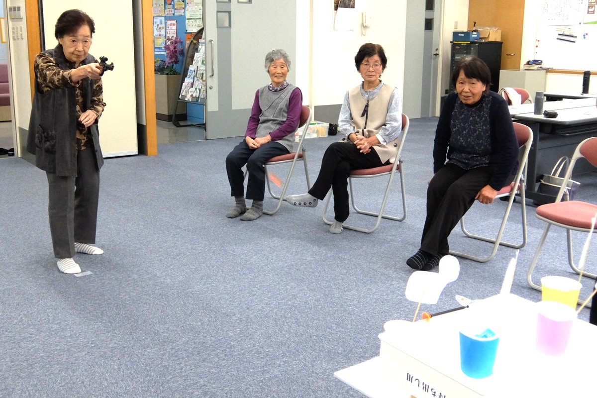 kannashakyo's tweet photo. 本日のひなたぼっこの会は井田・���地・平原・西部地区の皆さんで｢運動会｣
棒倒しでは｢あ～｣と声を上げ残念がったり、笑ったり��皆さん楽しんでいました。
#神流町 #ミニデイサービス #運動会 https://t.co/jlGSUaK3Nf