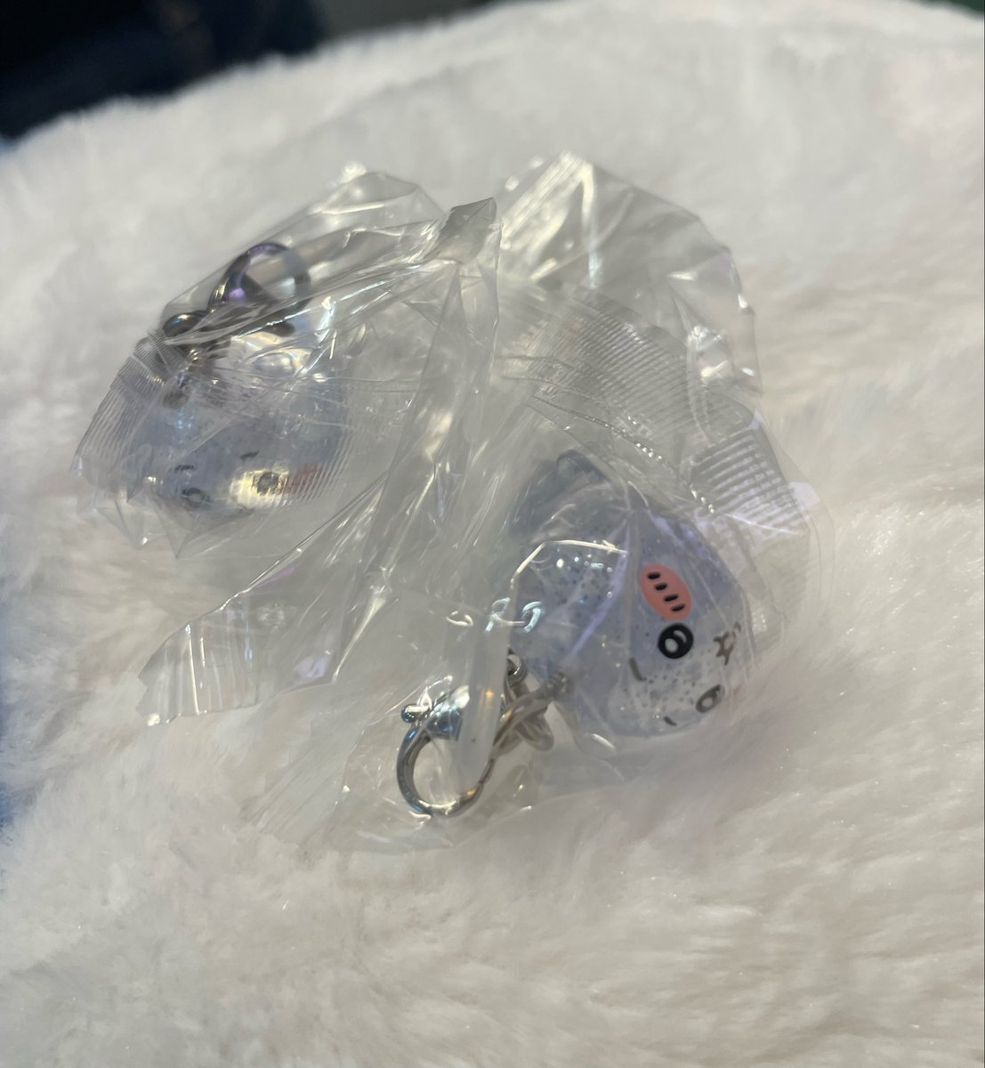 RC_TWICE_'s tweet photo. ちいかわパーク　めじるし　交換

求 : ハチワレ、うさぎ

譲 : ちいかわ×4(お写真以外にもう２つあります)

手渡し > 郵送
現在ちいかわパーク内です。
夕方ごろまで池袋にいる予定です。
お気軽にお声掛けください🙇‍♀️
#ちいかわ　#ちいかわ交換 https://t.co/TqUcChPS3q
