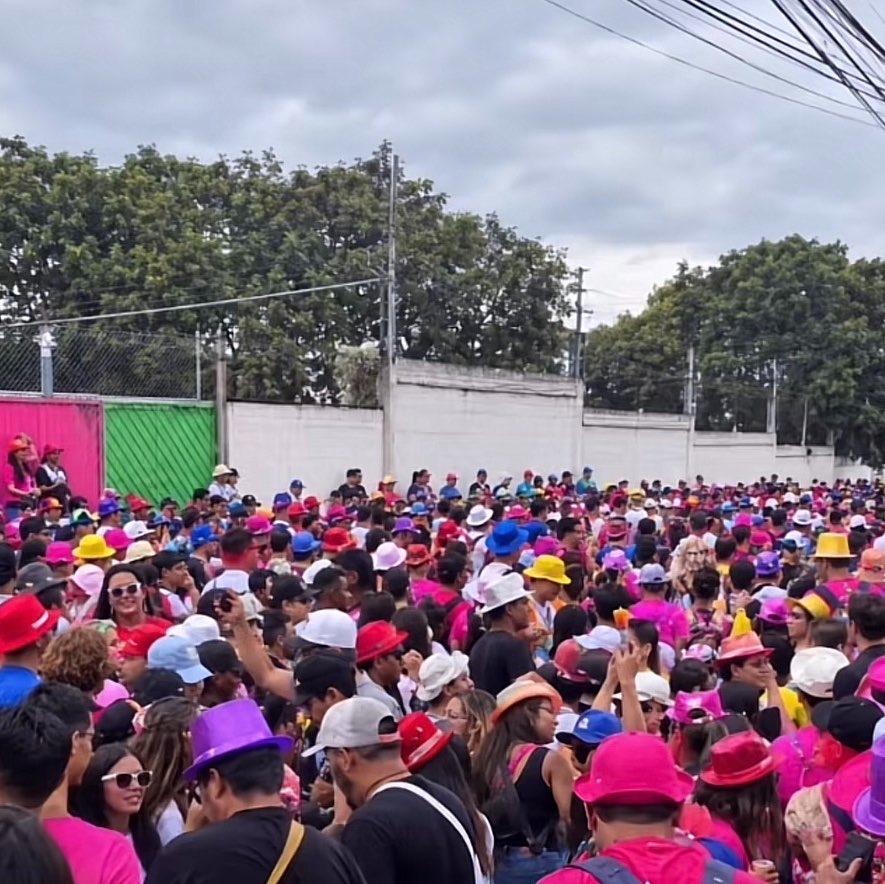 LaWendyGuevara's tweet photo. que curioso que ganó alguien tenía a su equipo usando IA en la fotos por que nadie iba apoyarla a los lugares 

#LaCasaDeLosFamososMx https://t.co/GVPeYdLJbQ