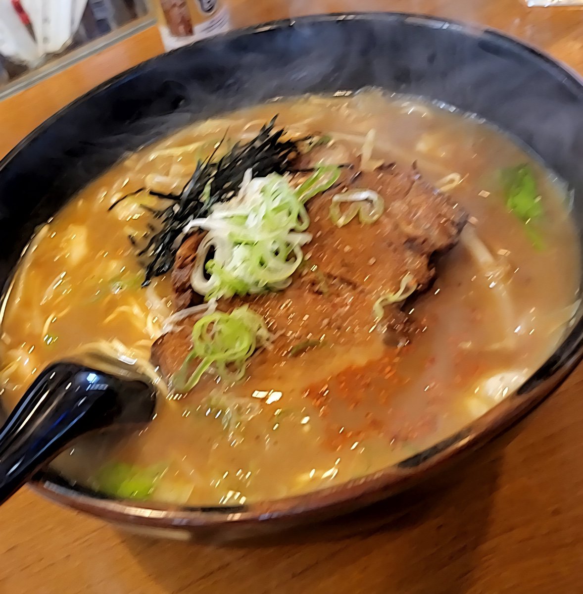 doisadekae's tweet photo. やっと来れた♪
ここはカレーも人気ですが
やっぱり王道の味噌ラーメンよね😄

#ラーメンハウス
#広島県福山市
#味噌ラーメン https://t.co/vjerIm4X3p