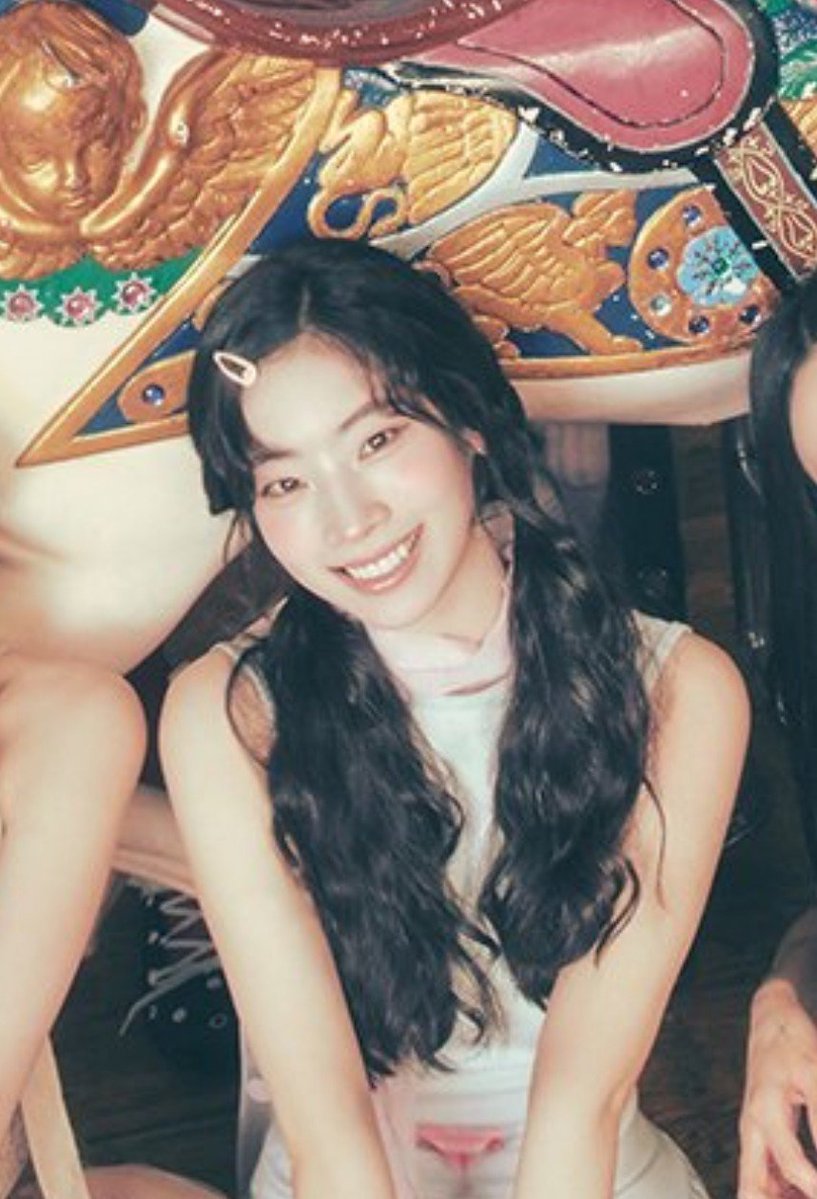 outrodhk's tweet photo. #DAHYUN for TWICE's 11th Anniversary Pop-Up, <TWICE THE THRILL>  !! she's so pretty😭🤍 https://t.co/W5WyUjhLru