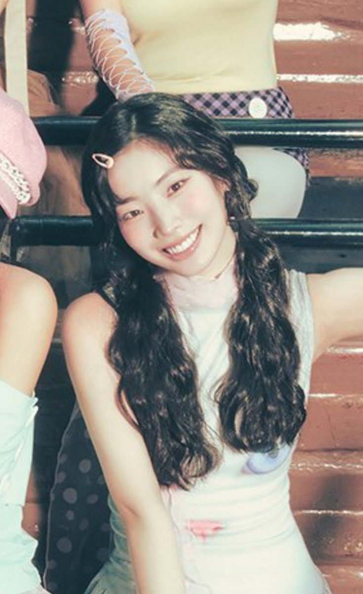 outrodhk's tweet photo. #DAHYUN for TWICE's 11th Anniversary Pop-Up, <TWICE THE THRILL>  !! she's so pretty😭🤍 https://t.co/W5WyUjhLru