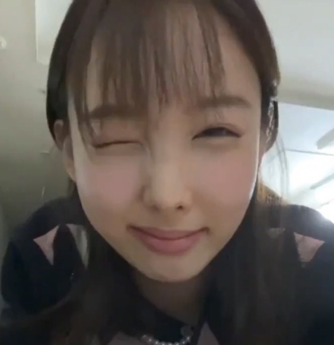 twicenayeon_hk's tweet photo. 🐰😉

#나연 #NAYEON 
#ナヨン #임나연
#트와이스 #TWICE https://t.co/BRGap94e3j
