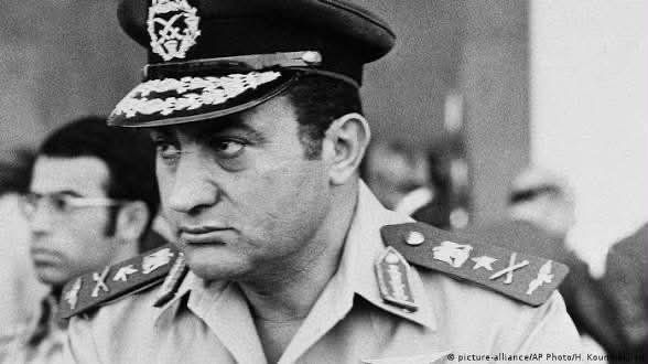 FaridaMasri's tweet photo. ⭕ لن ولم ننسي ابن القوات المسلحة المصريه وقائد سلاح الطياران 🇪🇬

الفريق محمد حسني مبارك 
نسال الله ان يرحمه ويغفر له ويسكنه فسيح جناتة يارب 
#ذكري_نصر_اكتوبر_المجيد https://t.co/VACczQcI2D