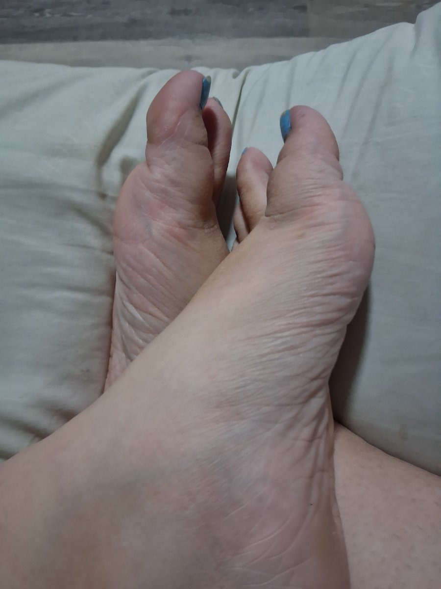 melonynoir3425's tweet photo. Do they got you drooling 🤤 #princessfeet #goddessfeet #mouthwateringfeet #feetcommunity #wrinklefeet  #soles #toes #prettytoes #prettyfeet #footfetish #feetworshi̇p https://t.co/K3M4dLnY2E