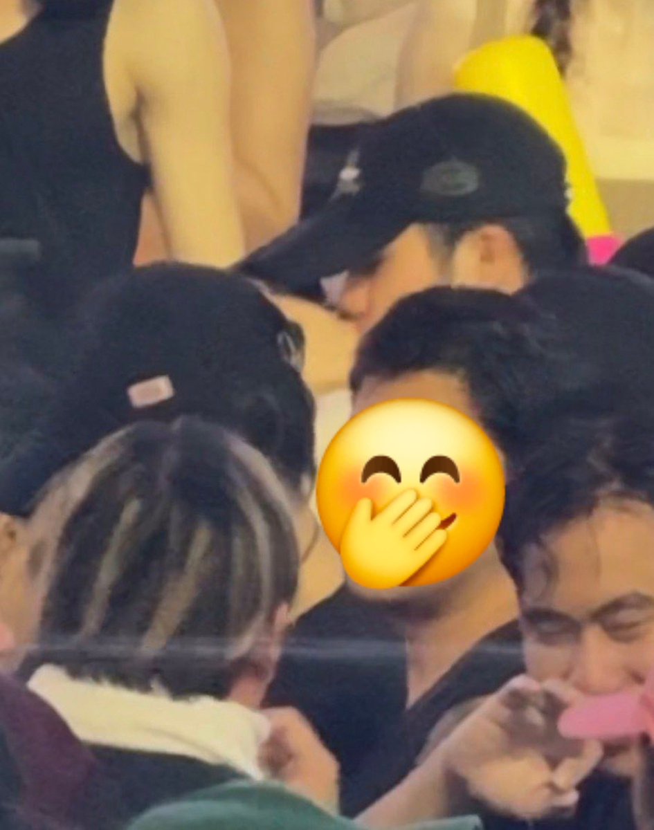 shaenchenn's tweet photo. Goodnight, I need to sleep now. 😴 tomorrow I have a BIG surprise for those people who keep posting hate about Zee. 🤭 https://t.co/ailZkCYntq