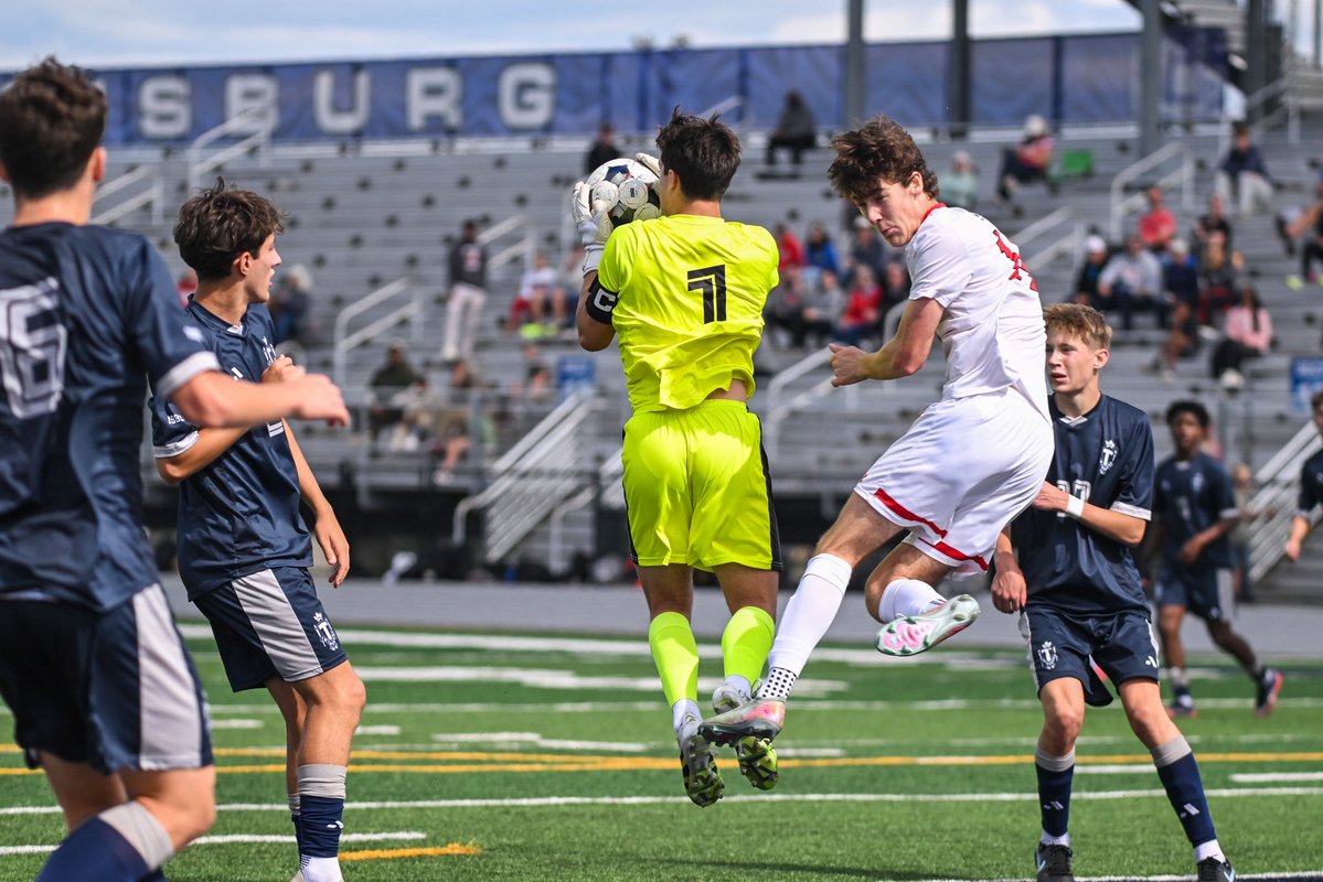 JenParkerSports's tweet photo. Twinsburg beat Shaker 2-1 at home Saturday taking their season to an unbelievable 13-0-1. 🤯 let’s keep it rolling! See you in Mayfield Tuesday!

https://t.co/6MsjQqMyv3

@Prideon3 @TwinsburgTigers https://t.co/78IL8mlrSJ