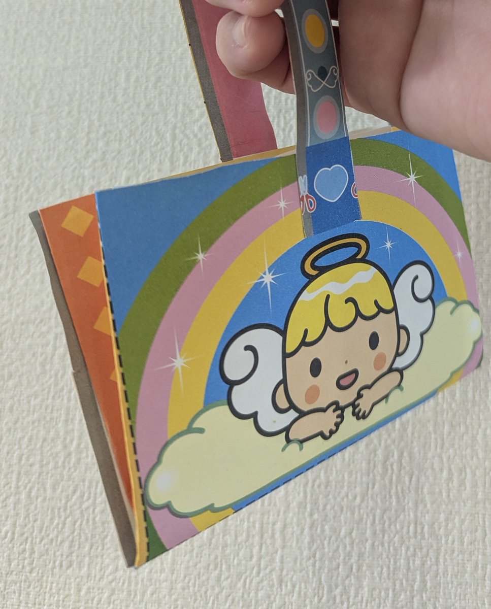 MTC1967772's tweet photo. 休日は雨で、子供たちと図書館行った後、段ボール等の制作したり、カード遊びと絵本読みで一緒に遊ぼう遊ぼう凄かった😳親の休憩はなしで夜は皆、爆睡😂
水木しげるの妖怪なぞなぞめくりを図書館で発見してラッキー！アンパンマンやヨシタケシンスケさんも相変わらず子供は大好きでたくさん借りた。 https://t.co/CxC9bXAm9P