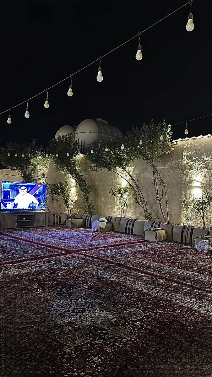 eic2e's tweet photo. من ينكرون الجمايل لا يهمونك
وردود الفعل منهم لا تغاربها

حتى لو اعطيتهم وحده من عيونك
قالو هذي عينه اللي ما يشوف ابها . https://t.co/BGCQ2rRs7Z