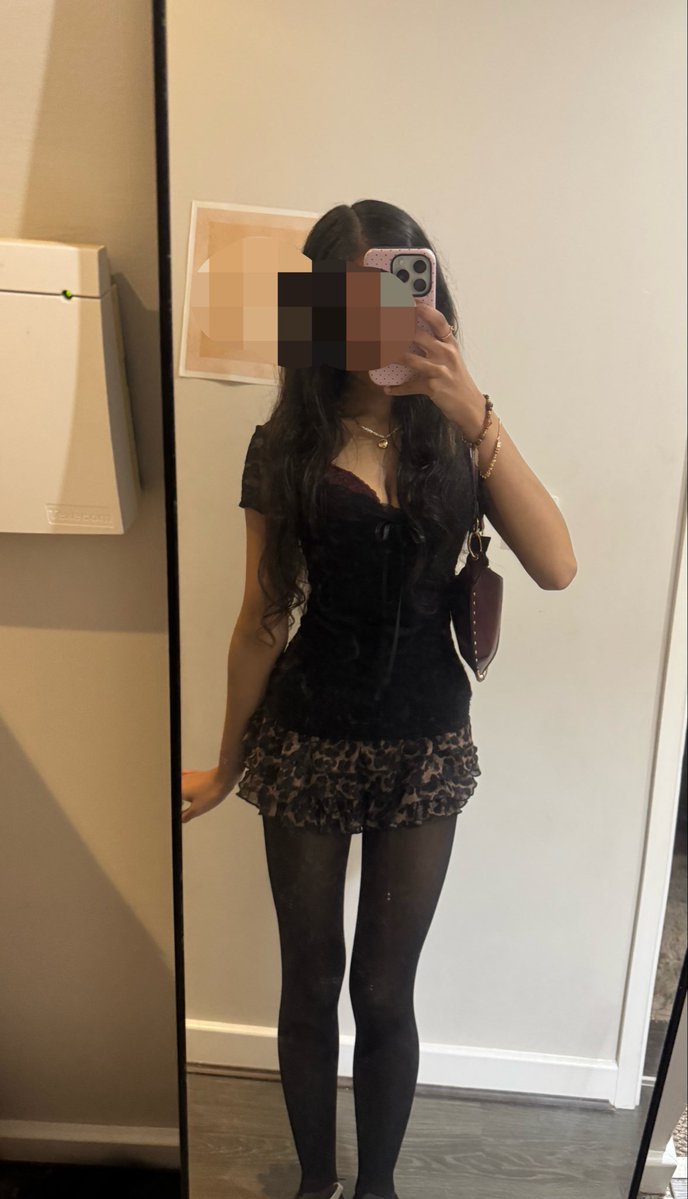 bxnny_40's tweet photo. bmi 16 but i’m rlly short so i js look healthy and normal fml https://t.co/BEPLU6IZUQ