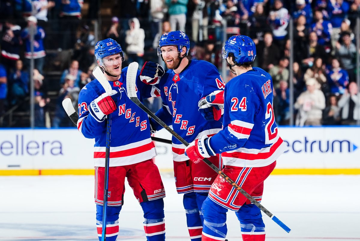 Fabbzzz's tweet photo. THREE IN THE THIRD. ARE YOU KIDDING ME.

Mammoth tried to steal one at the Garden. Shesty slammed the door shut late then set up Tolvanen's empty-netter. 4-2. RANGERS WIN.

#NYR #NYRangers #LetsGoRangers #RangersHockey #NewYorkRangers https://t.co/4hU4qWrvWB