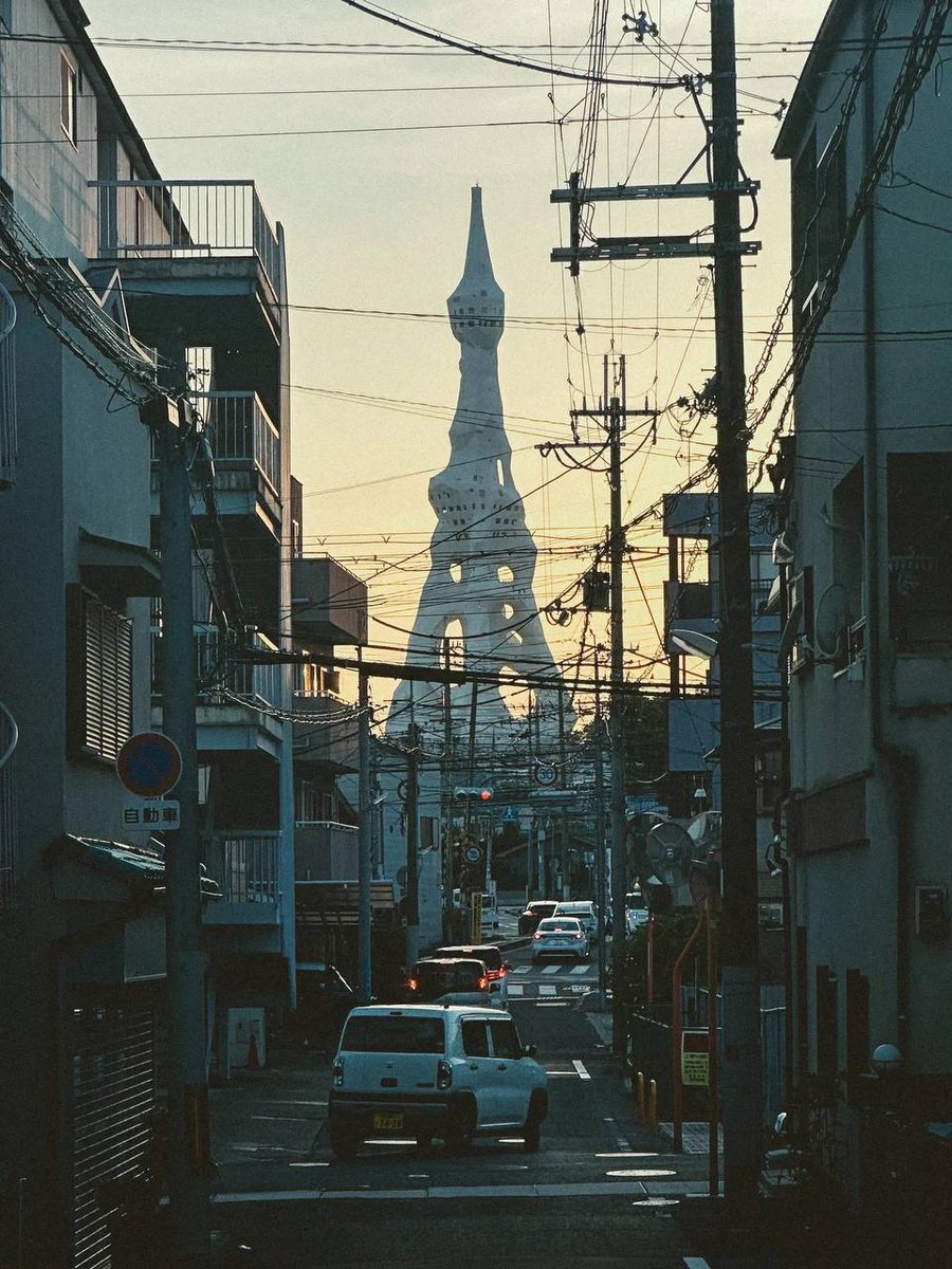 cocong3's tweet photo. 時々スマホの方が雰囲気写真を撮りやすい
アルバムから旅のスナップを掘り出し、スマホ版 LR で簡単に調色。カメラのしっかりした写真より、スマホ撮影の方が情感があり
一般の人は無理に専用カメラを買わなくても大丈夫大事なのは美を見つける目と、残そうとする気持ち😀#東京 #雰囲気 https://t.co/Orx9Cjf73H