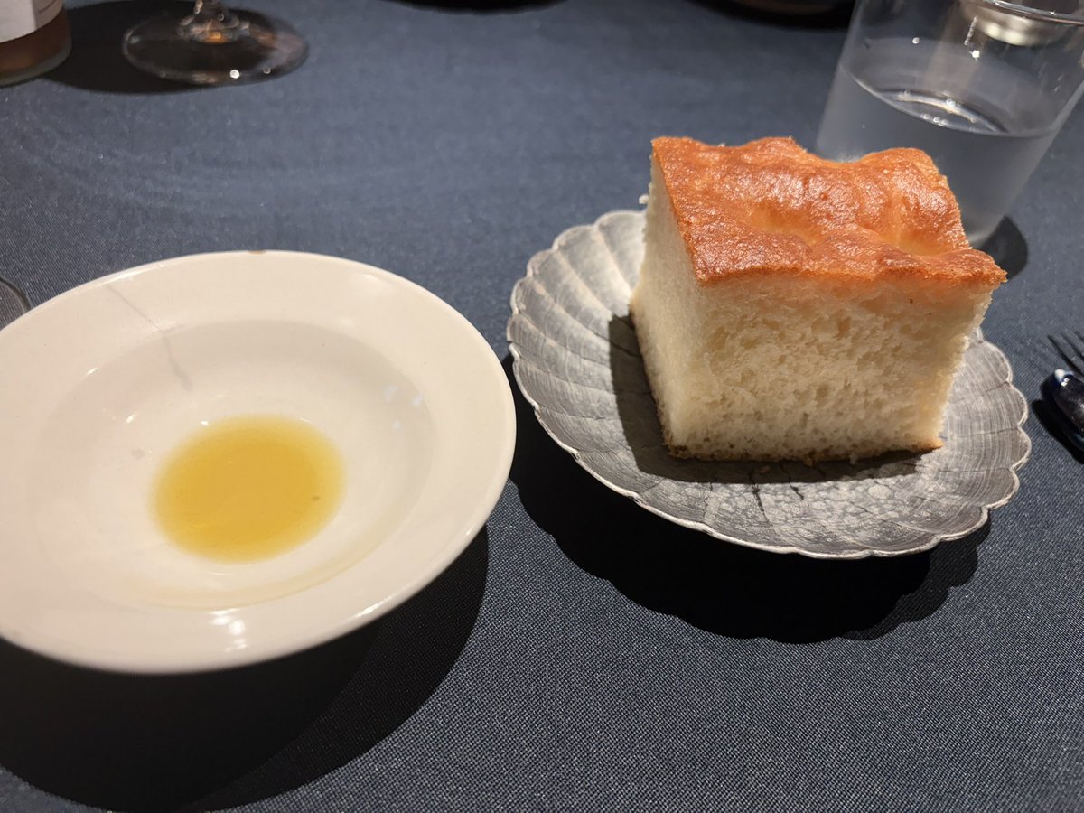 PinocoRadio's tweet photo. 週末バタバタして配信撮れなかったので同期ランチに行った時のフォッカッチャでも上げておきます。 https://t.co/8nlX1ro0eI