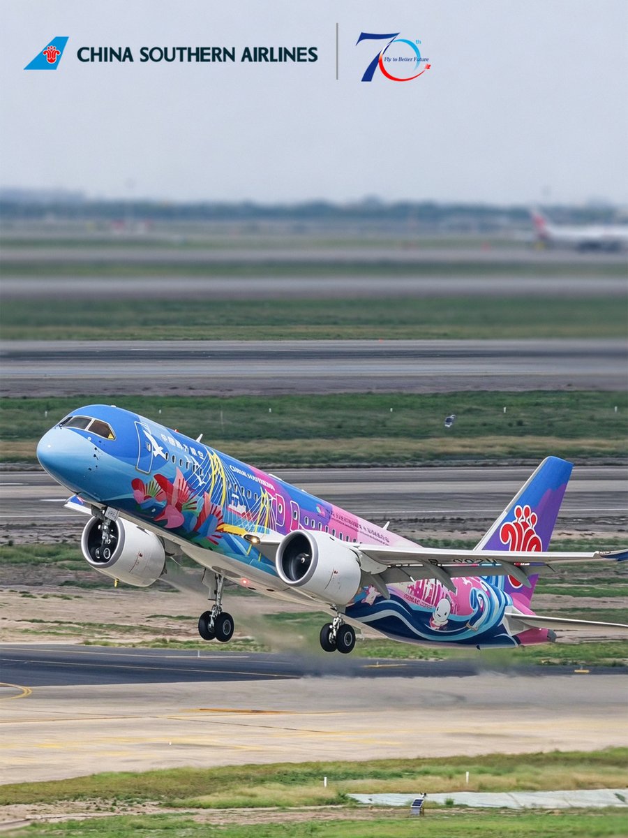 CSAIRGlobal's tweet photo. Wheels up and lifting off the runway. This colorful China Southern Airlines jet is climbing into the sky. Wishing you a colorful day ahead!✈️☀️
#CSAir #FlyWithCSAir https://t.co/jFntDILjmy