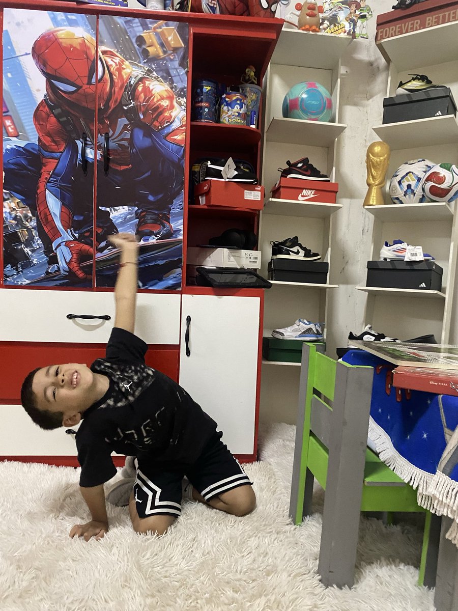LescanoFiama's tweet photo. 🕸️❤️💙 https://t.co/tptNQ6zZ6K