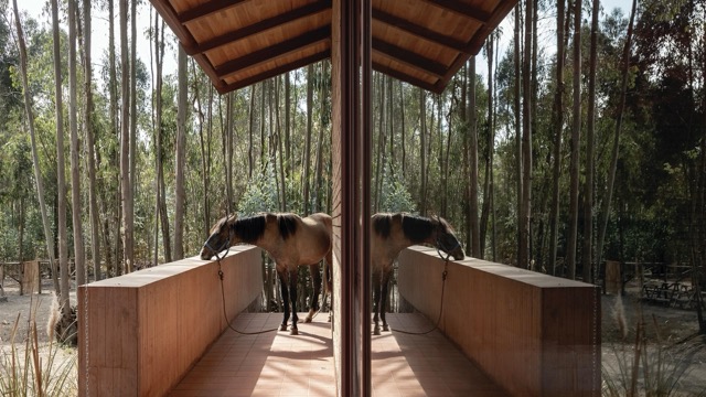 Architizer's tweet photo. #ProjectOfTheDay: El Picadero by Gabriel Rivera Arquitectos
El Picadero brings a family home and equestrian arena together in the Andean landscape of Ecuador. Its earthy palette takes cues from the surrounding vegetation, while the architecture frames views toward Cotopaxi and the Ilinizas.
📍 Latacunga, Cotopaxi, Ecuador #ArchitizerAwards
Details: https://t.co/8Ph8pVx5ZU