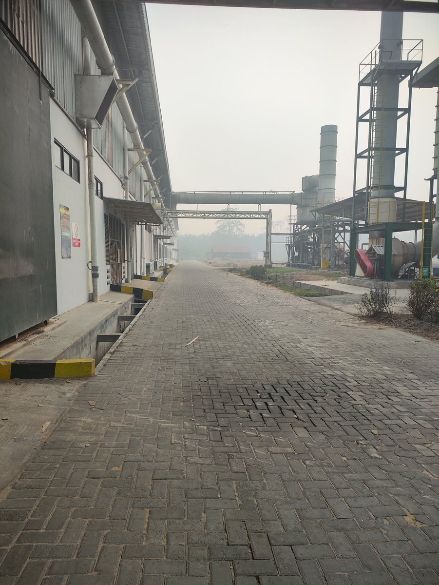 Corazonn_00's tweet photo. Prestasi deru kasih asap setebal mungkin 😷 https://t.co/OAkRtlWq45